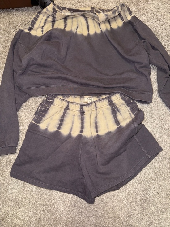 Madewell Other - Madewell Charcoal and Beige Tie-Dye Sweatshirt & Shorts Set